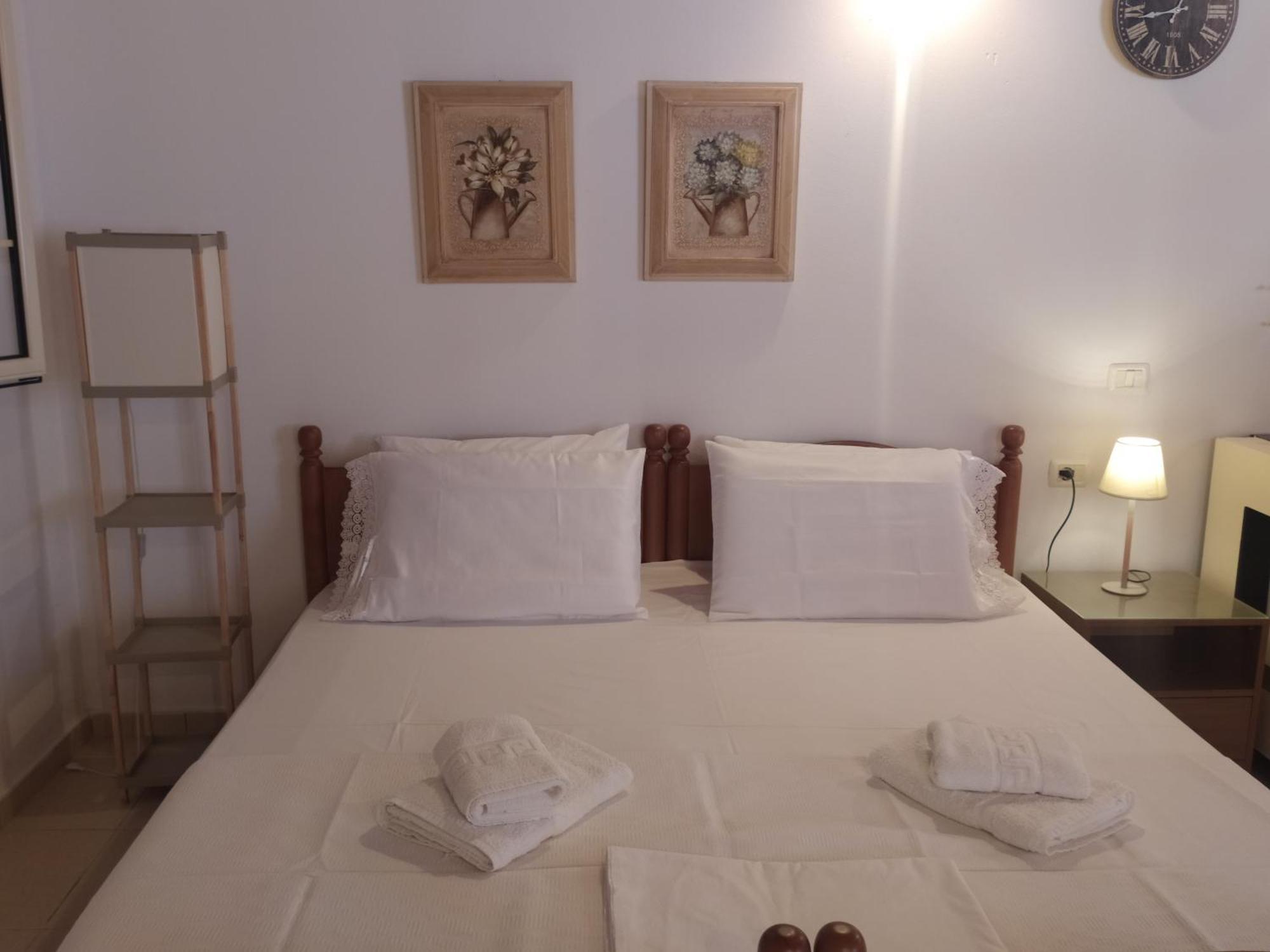 Retzos Rooms ヒマラ エクステリア 写真
